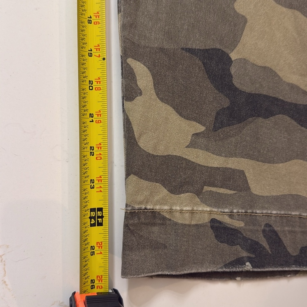 NWOT KUT from the Kloth Women's Ashton High rise Wide Leg Barrel, Camo in Olive - Picture 13 of 16